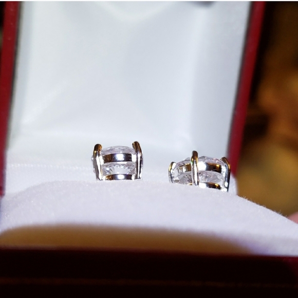 NEW Gift Ready 4 Karat Total Lab Diamonds .925 Sterling Silver New Box Earrings - Picture 2 of 10